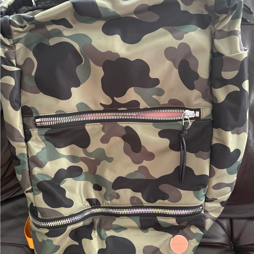 ShortyLove Camo Backpack with Zipper Pockets